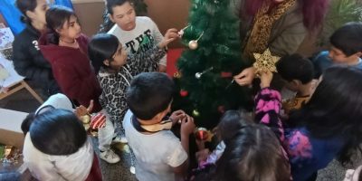 Грейна коледната елха и затуптяха детските сърца!