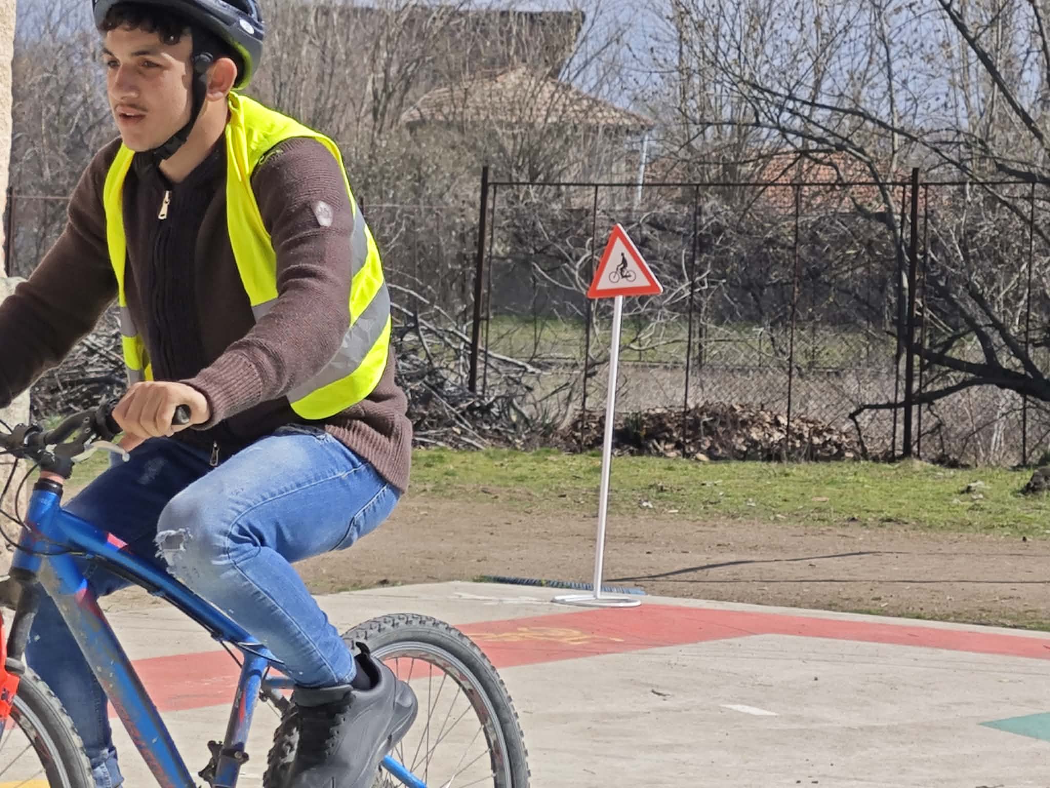 Вътрешноучилищно състезание по БДП